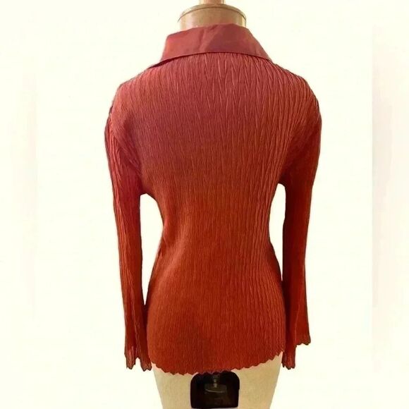 E.K. Designs women's vintage button down semi sheer blouse scallop hem & sleeve. - Picture 4 of 8